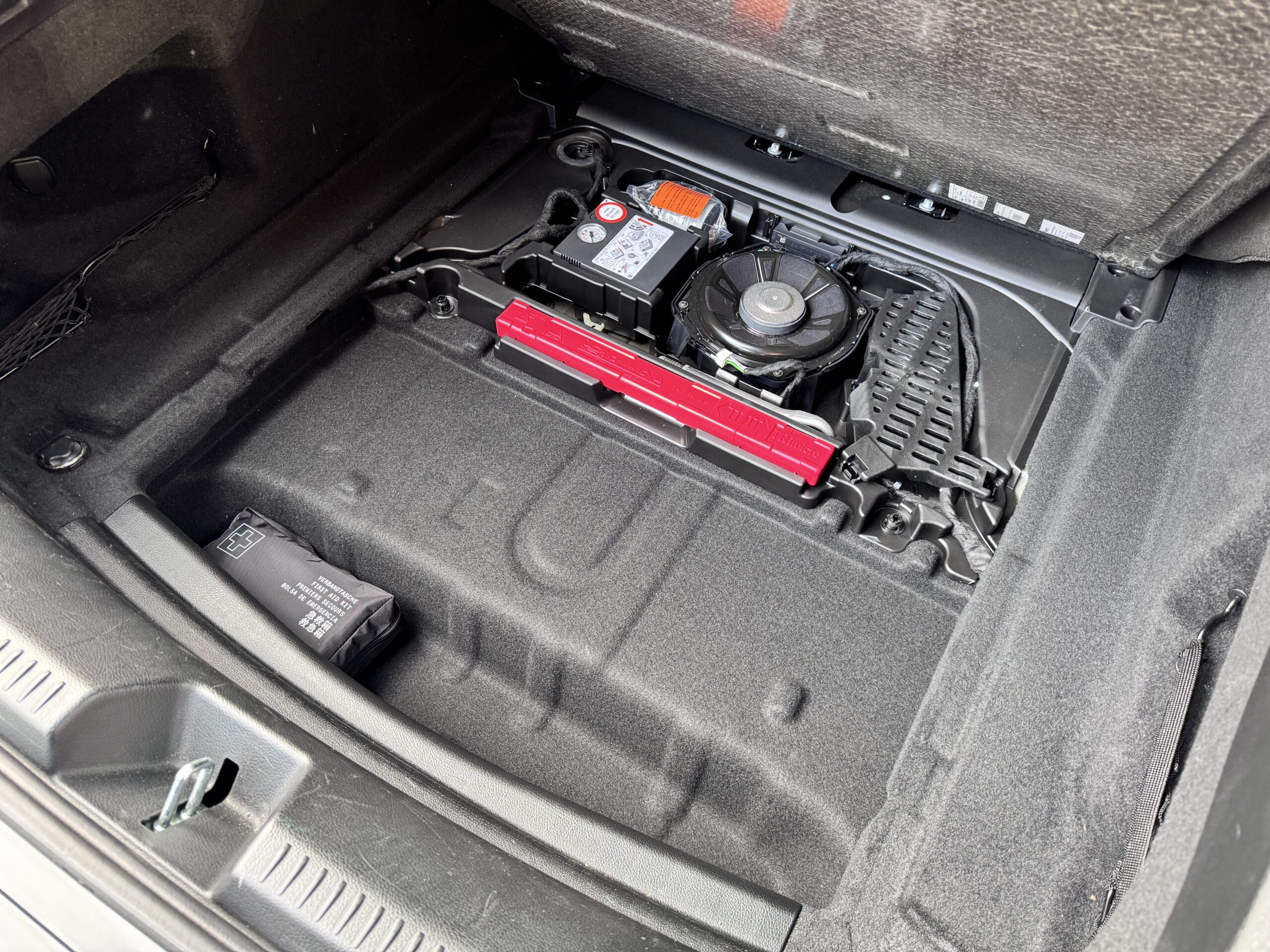 掲載車両の荷室